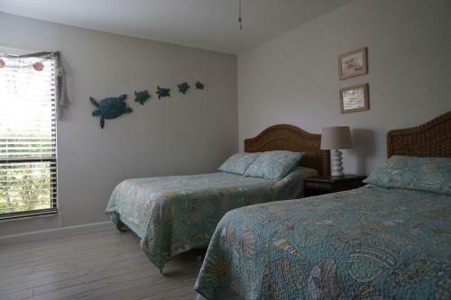 Peaceful Resort Condo On Sanibel's Secluded West End - Blind Pass B111