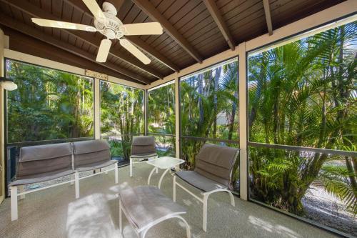 Quiet Spacious Resort Condo Near Bowmans Beach - Blind Pass E109