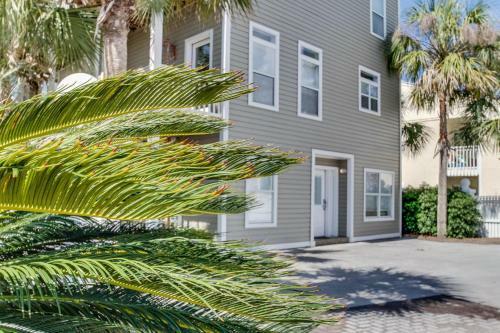 Private Pool, Private Beach Access Point, Beach Music- A Seagrove Delight!