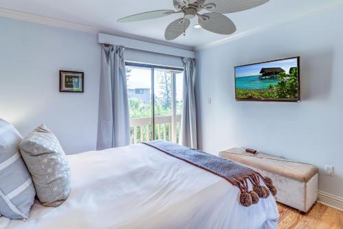 New Listing! Beachfront Gem With Wraparound Balcony Townhouse