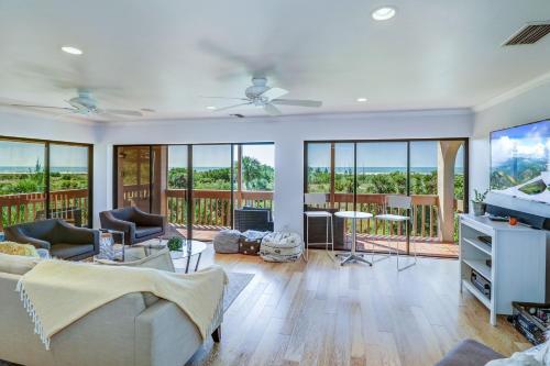 New Listing! Beachfront Gem With Wraparound Balcony Townhouse