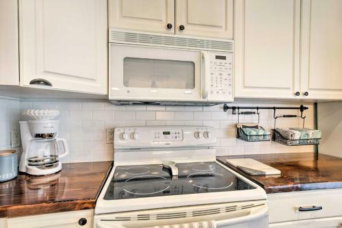Chic Sarasota Cottage - Mins To Beach And Downtown!