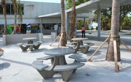 Walk To The Beach Or Village In Minutes!