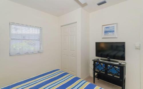 Walk To The Beach Or Village In Minutes!