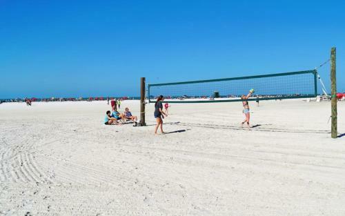 Walk To The Beach Or Village In Minutes!