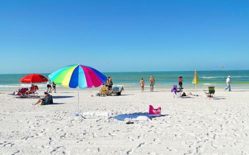 Walk To The Beach Or Village In Minutes!