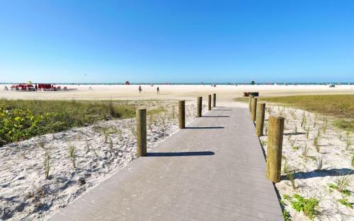 Walk To The Beach Or Village In Minutes!