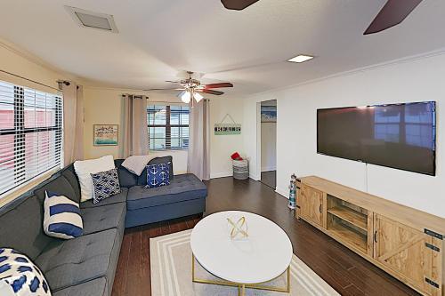 Updated Bungalow With Gated Pool & Screened-in Porch Home