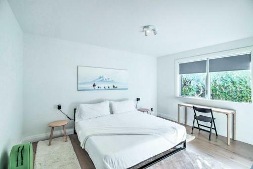 Coastal Retreat With Yard, 3 Mi To Palm Beach!