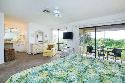 Tropical Private Condo On Sanibel's Quiet West End - Blind Pass B207