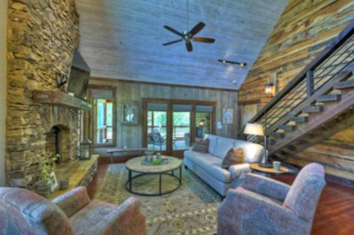 Firefly Farmhouse By Escape To Blue Ridge