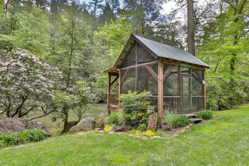 Pick's Riverside Retreat