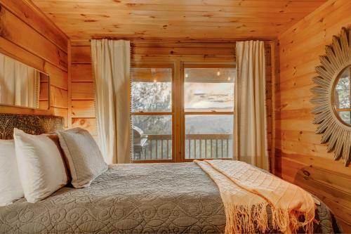 Summer Love Dream Cabin Sunset View, Hot Tub