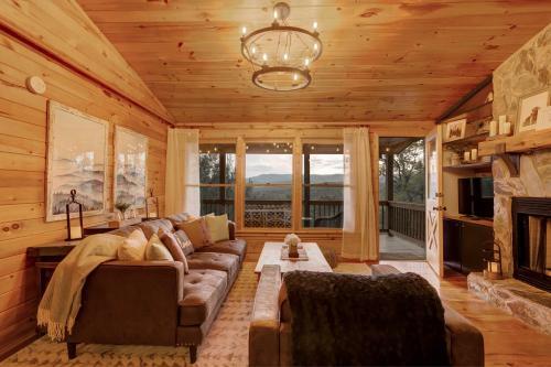 Summer Love Dream Cabin Sunset View, Hot Tub