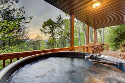 Summer Love Dream Cabin Sunset View, Hot Tub