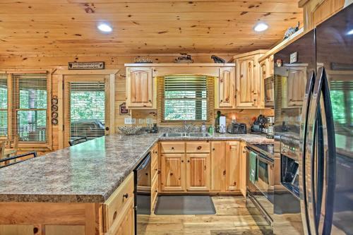 Enjoy A Retreat In The Coosawattee River Resort!