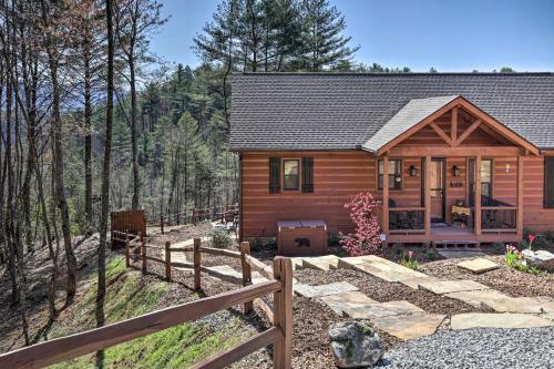 Newly Built Cabin With Mtn Views, Hot Tub And Fire Pit