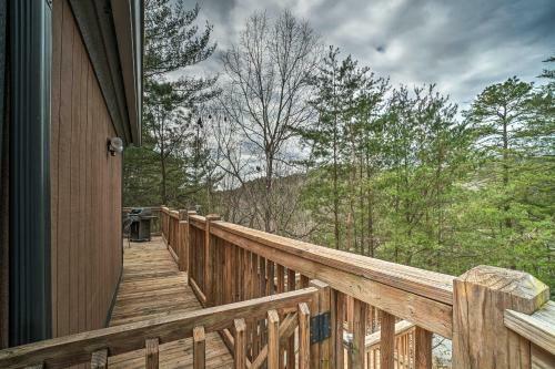 Christoffs Chalet With Hot Tub - 2 Mi To Downtown