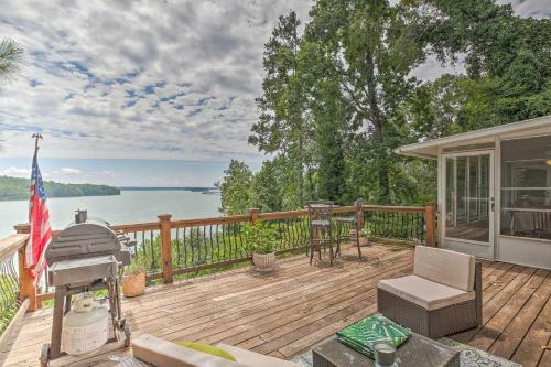 Gainesville Home On Lake Lanier With Shared Dock!