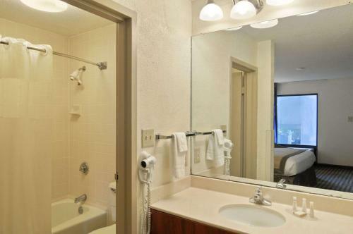 Motel Baymont By Wyndham Macon I-75