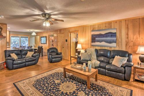 Secluded Lavinder Laurel Leaf Cottage Near Creek
