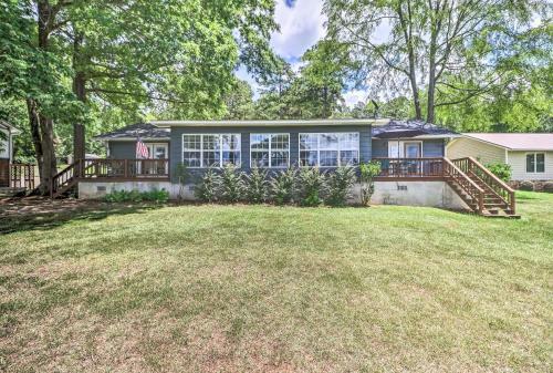 Waterfront Lake Sinclair Home With Boat Dock!