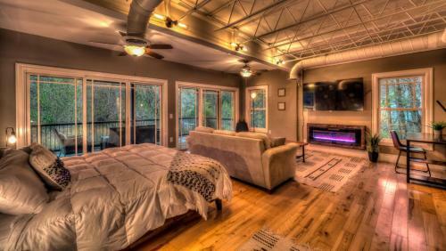 Falcons Nest By Escape To Blue Ridge