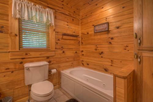 Bear Ridge Hideaway- Secluded Mtn View