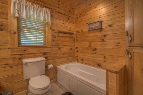 Bear Ridge Hideaway- Secluded Mtn View