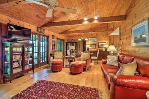 Lakefront Milledgeville Cabin Private Dock, Porch