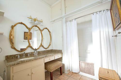 Wilkes Pied-a-terre By Lucky Savannah