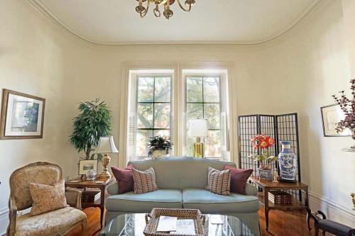 Wilkes Pied-a-terre By Lucky Savannah