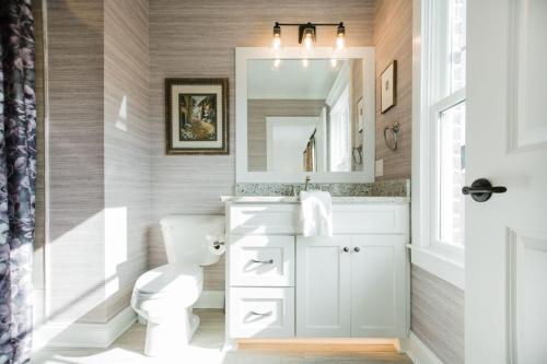 Lady Liberty Carriage House By Lucky Savannah