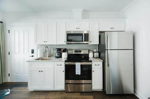 Lady Liberty Carriage House By Lucky Savannah