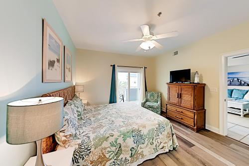 Apartamento New Listing! Beachside Villa With Bay Views & Pool Condo