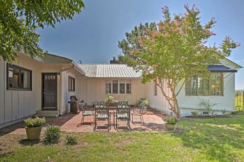 Charming Summerville Home With Yard And Sunroom!