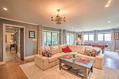 Charming Summerville Home With Yard And Sunroom!