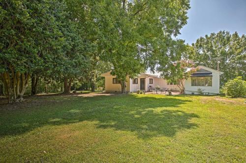 Charming Summerville Home With Yard And Sunroom!