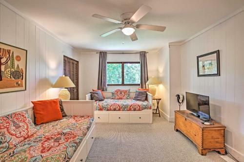 Charming Summerville Home With Yard And Sunroom!