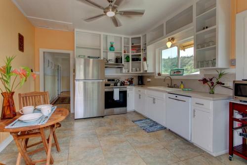 Hale Pikonia In Historic Honokaa Town Home