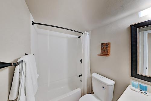 Aqua Bamboo - Ocean-view Balcony - Pool & Spa Hotel Room