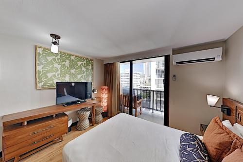 Aqua Bamboo - Ocean-view Balcony - Pool & Spa Hotel Room