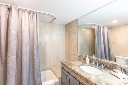 Apartamento 440 Olohana St #1605