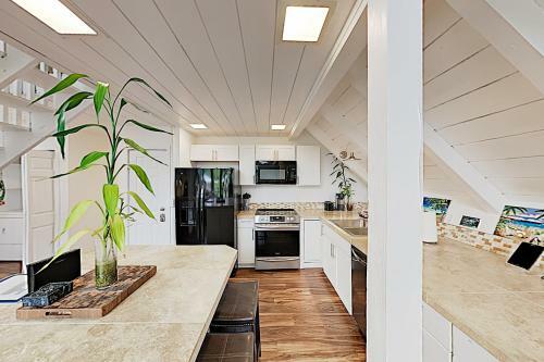 New Listing! Remodeled A-frame With Deck & Balcony Home