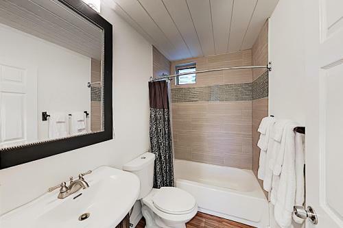 New Listing! Remodeled A-frame With Deck & Balcony Home