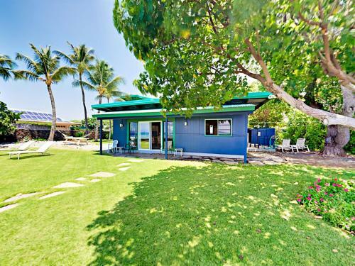 Idyllic 1br Oceanfront Cottage