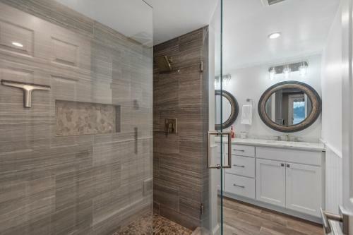 Lakeview Luxury