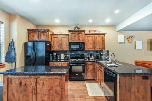 Boulder Ridge Retreat
