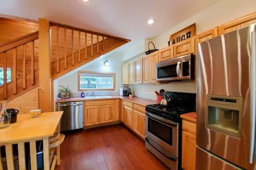Bottle Bay Cabin
