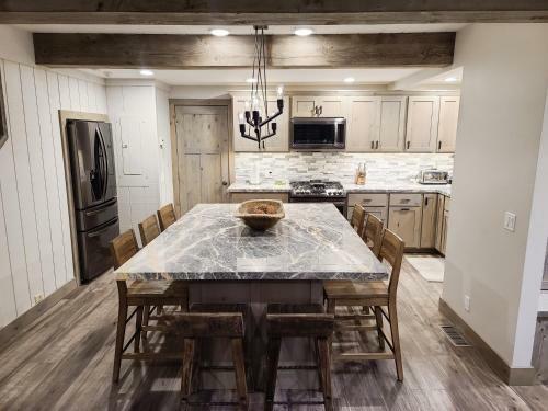 Apartamento Sun Valley Village Ski Getaway - Walk Everywhere! Condo